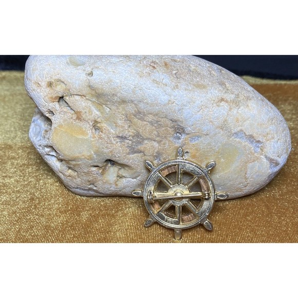 Vintage 60s Nautical Helm Pin Wooden and Gold Wheel Sailor Pirate - Picture 2 of 2
